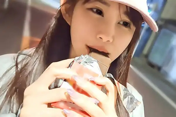 Kカップ柔肌彼女と半同棲週末ハメ撮り！部屋着すっぴんパイズリ→朝潮吹き密着→爆乳揺れまくり生中出し