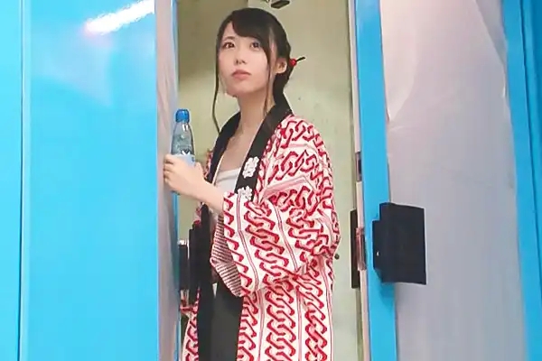 お祭り大好きな女子大生が赤ふんどしで美尻を晒して…駅弁ファックでイキ狂う！