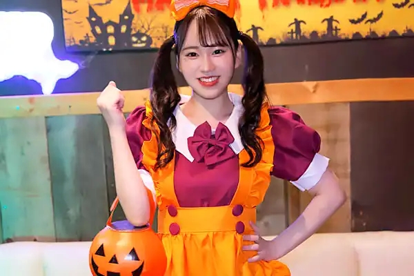 渋谷ハロウィンでEカップ巨乳のコスプレ美女をゲット！大勢の前でイキ顔を晒す